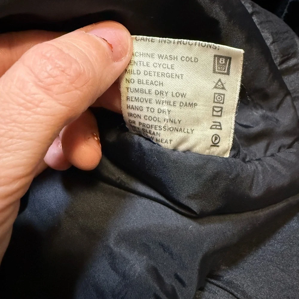 Vintage OSSI Skiwear Black Nylon Ruffle Shoulder Ski Jacket Women’s M Hong Kong - Picture 4 of 9